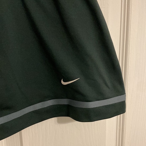 NIKE Tennis skirt size Large in black with gray trim. Built in shorts EUC - Picture 2 of 9